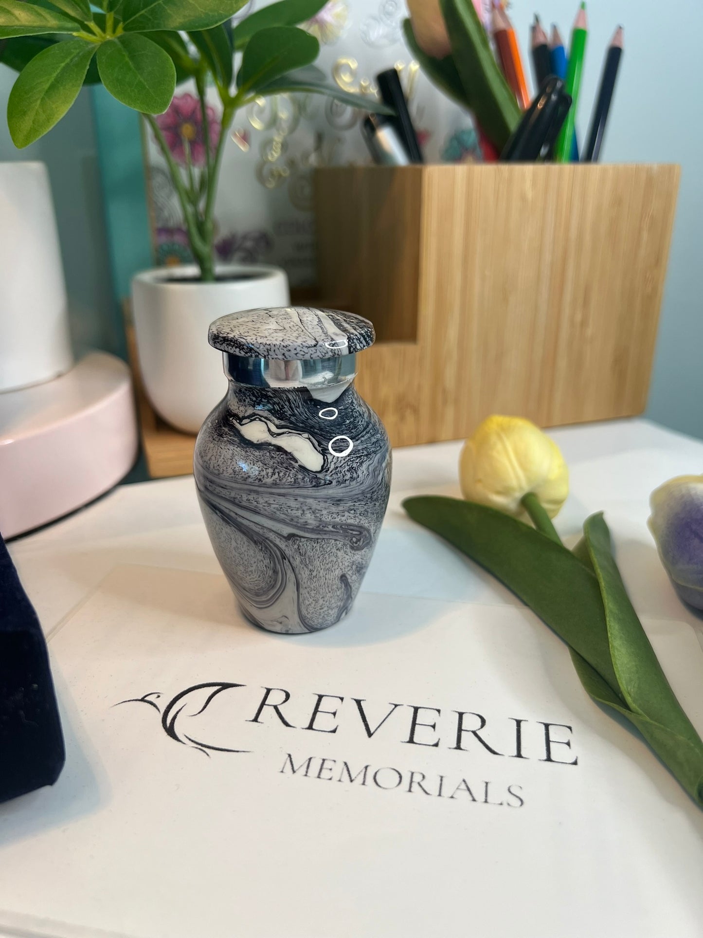 Premium Marble Finish Keepsake Single in Velvet Box for Ashes Adult male - Keepsakes for human ashes adult female - Black/Silver/Gray/Sand